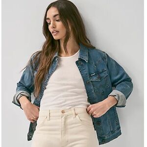 WOMEN'S LONG SLEEVE CLASSIC FIT DENIM JACKET IN DARK DENIM